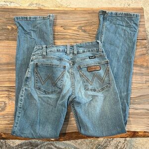 Wrangler jeans 25x32 women